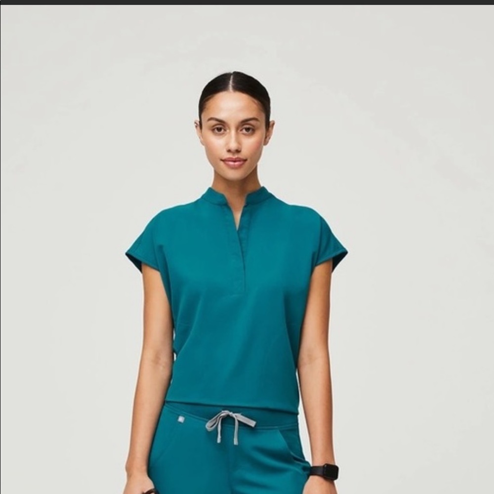 Figs Raffael Scrub Top-Pacific Blue